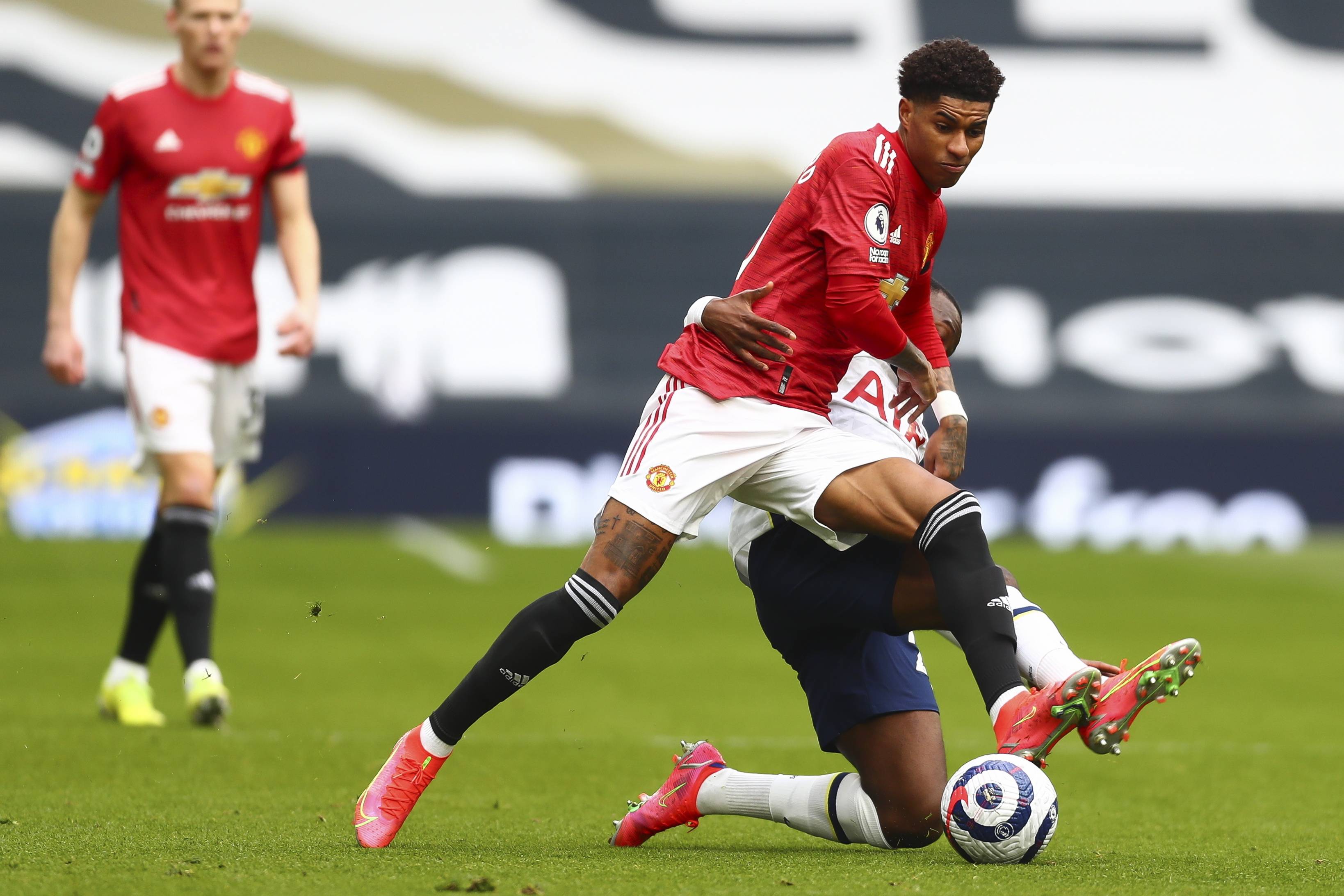 的多次青少 的多次青少